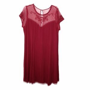 City triangle burgundy dress with lace details